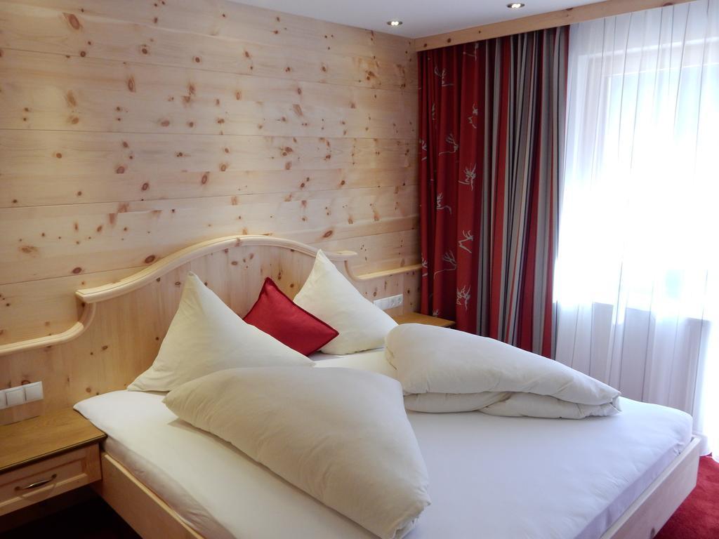 Ferienwohnung Davo Lais Ischgl Zimmer foto